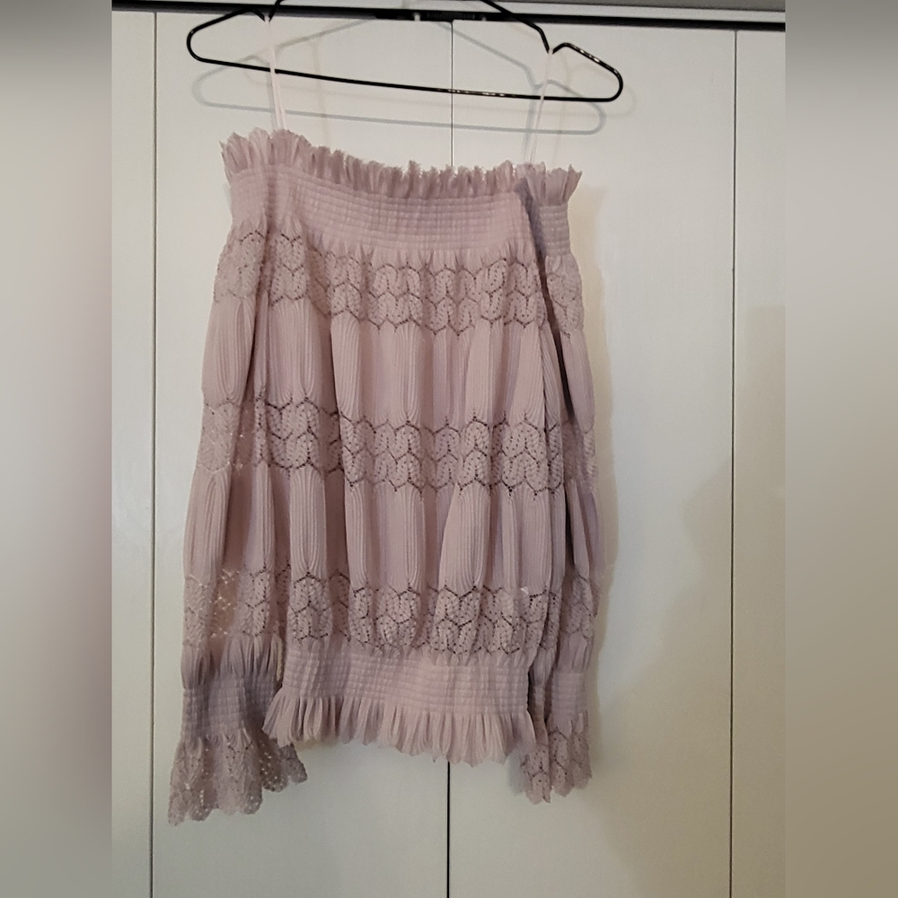 J.O.A. Off The Shoulder Blouse Lg Elegant Pale Lilac Lace
